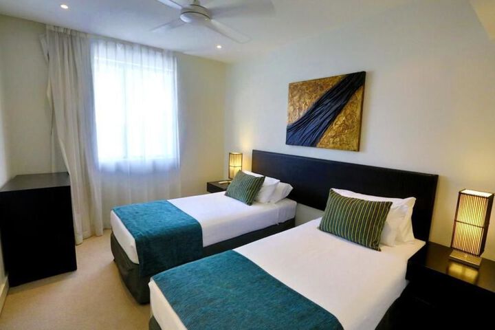 Room 7 of 32