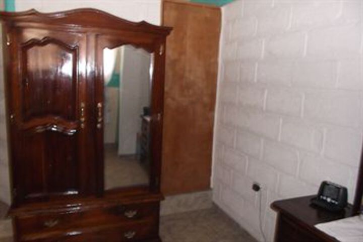Room 11 of 13