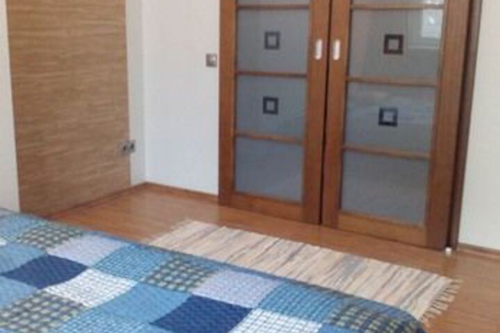 Room 9 of 21