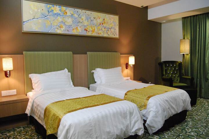 Room 6 of 34