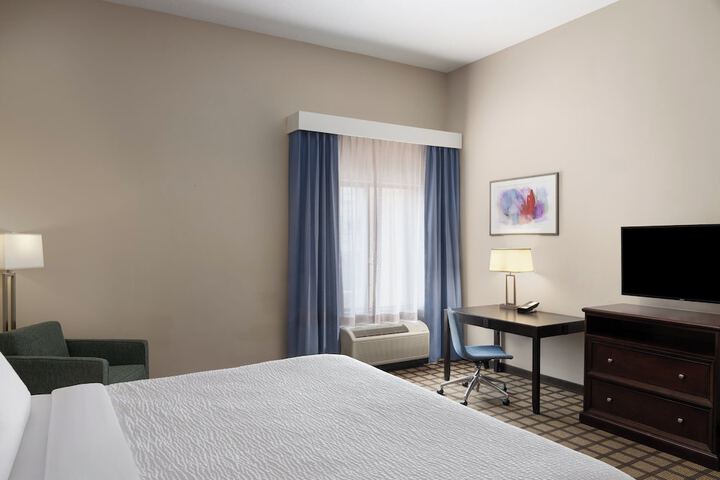 Room 30 of 87