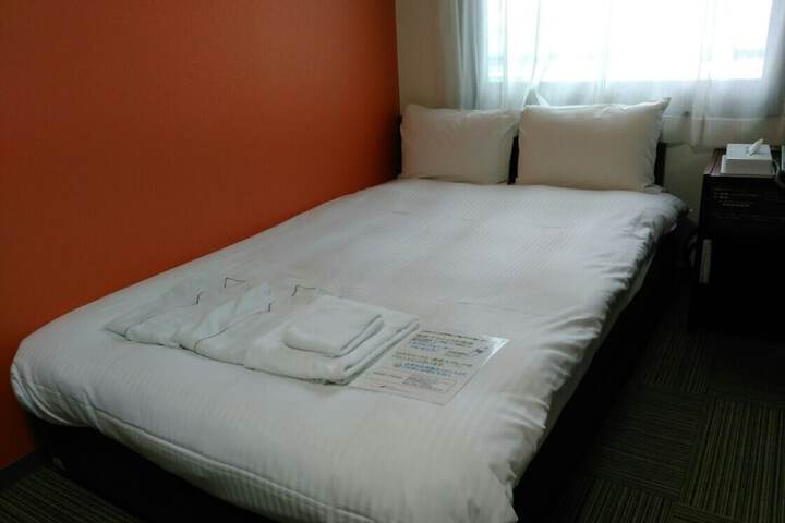 Room 8 of 27