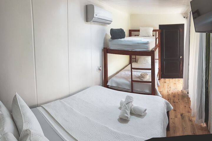 Room 10 of 25