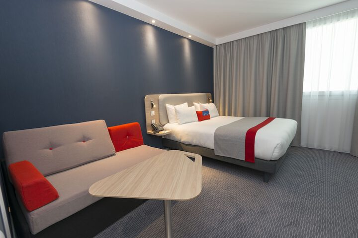 Room 8 of 85