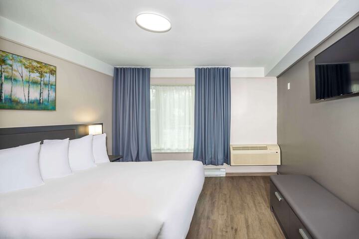 Room 33 of 72
