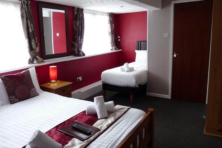 Room 8 of 35