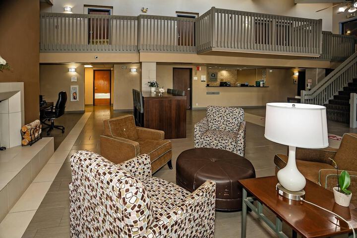 Entrance & Lobby