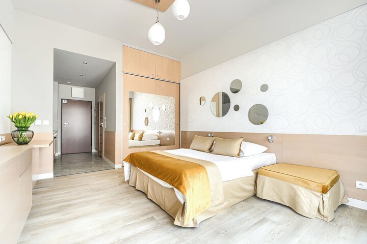 Room 199 of 272