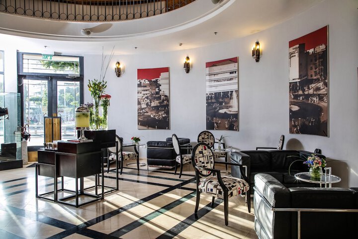 Guest Lobby