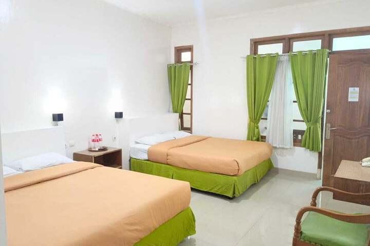 Room 4 of 13