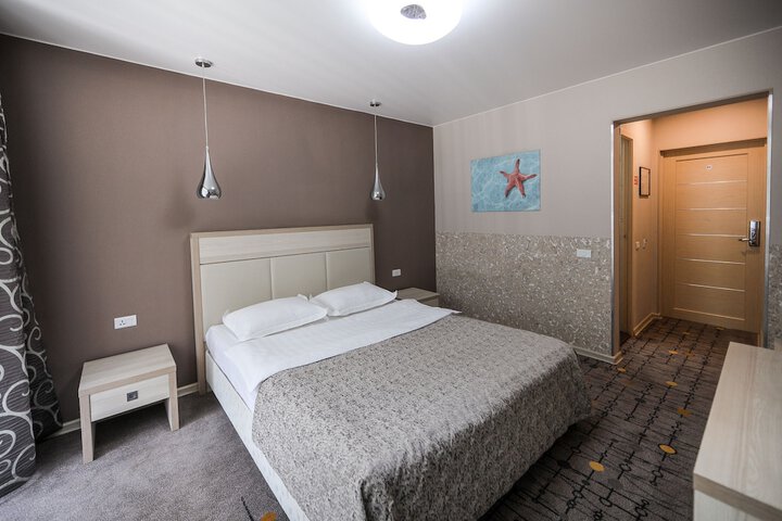 Room 9 of 47