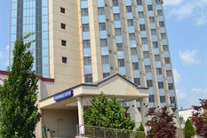Emerald Crown Hotel