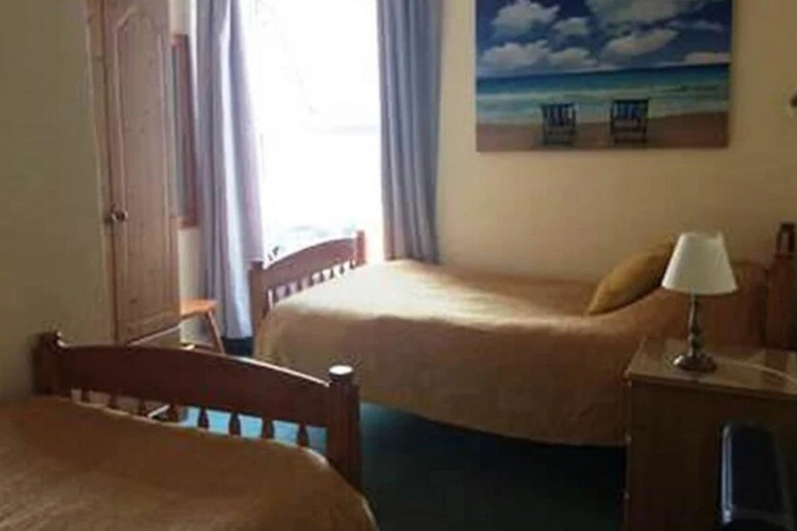 Room 3 of 11
