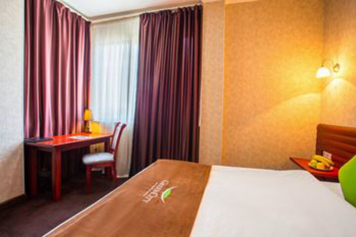 Room 19 of 29