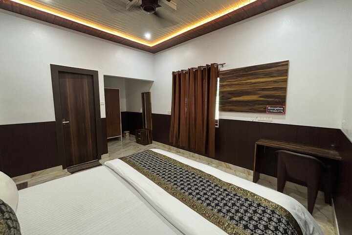 Room 2 of 28