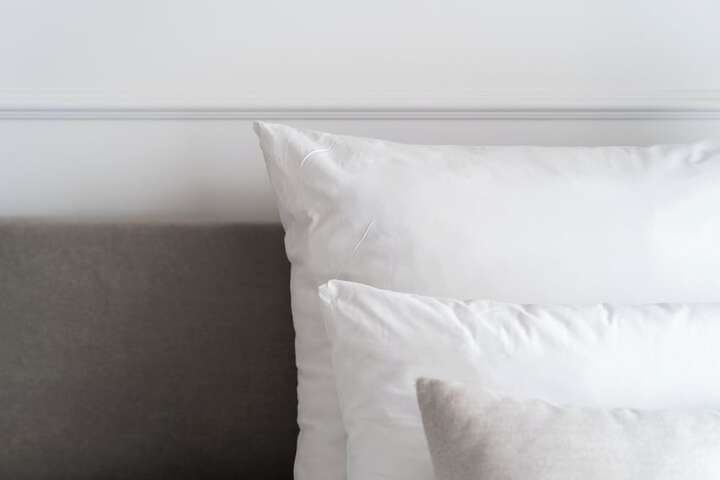 Room 25 of 77