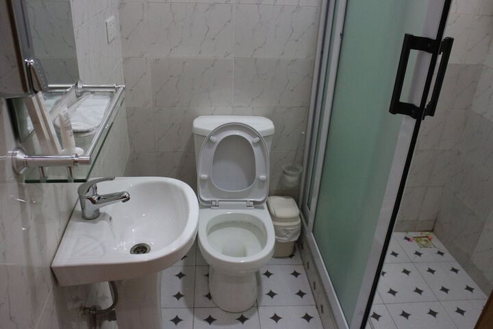Room 13 of 25