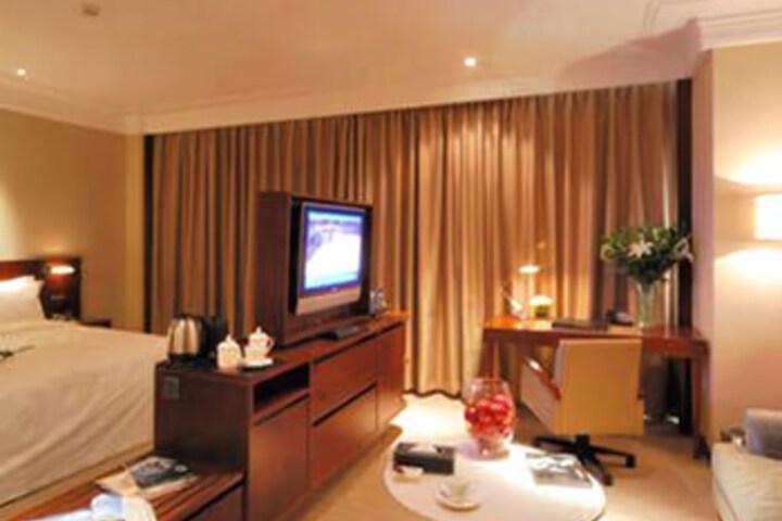 Room 6 of 6