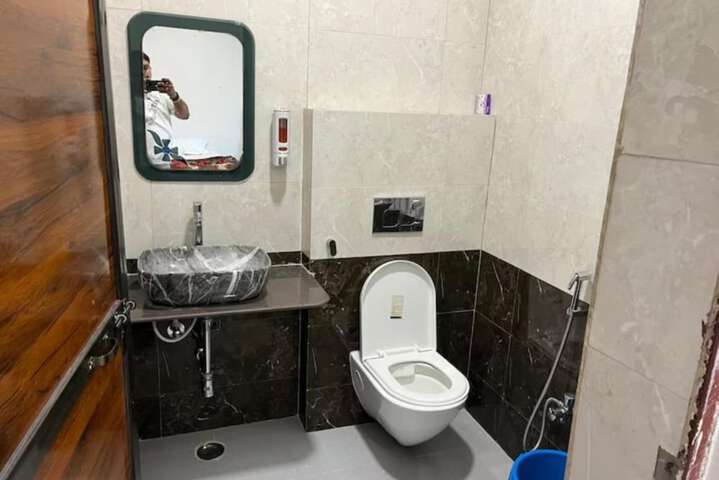 Room 17 of 21