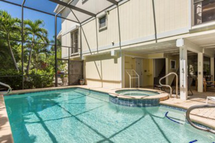 Pool 40 of 74