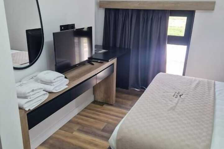 Room 8 of 19