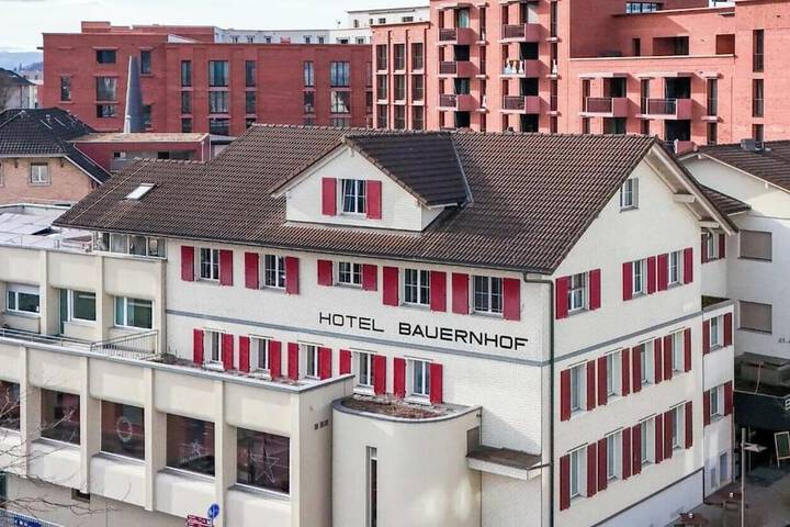 Hotel Bauernhof - Self Check-In Hotel in Risch