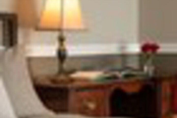 Room 65 of 282