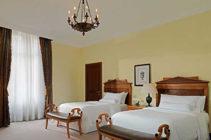 Room 40 of 104