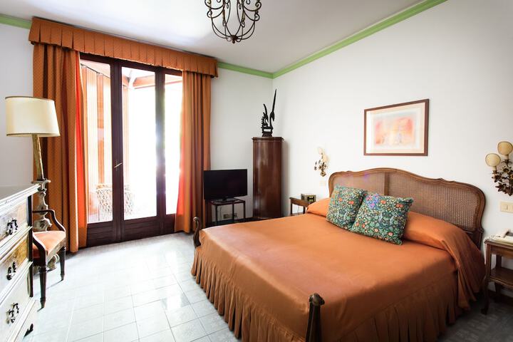 Room 15 of 72