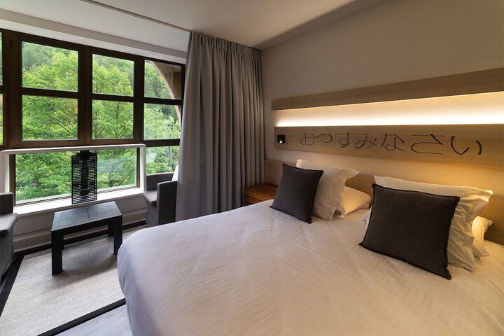 Room 8 of 38