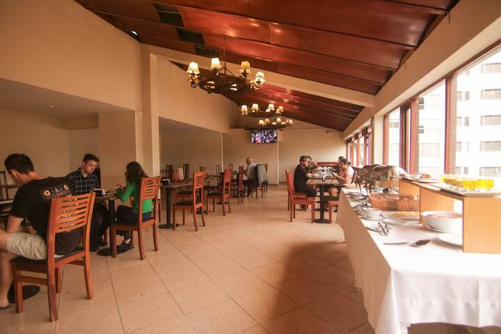 Dining 62 of 79