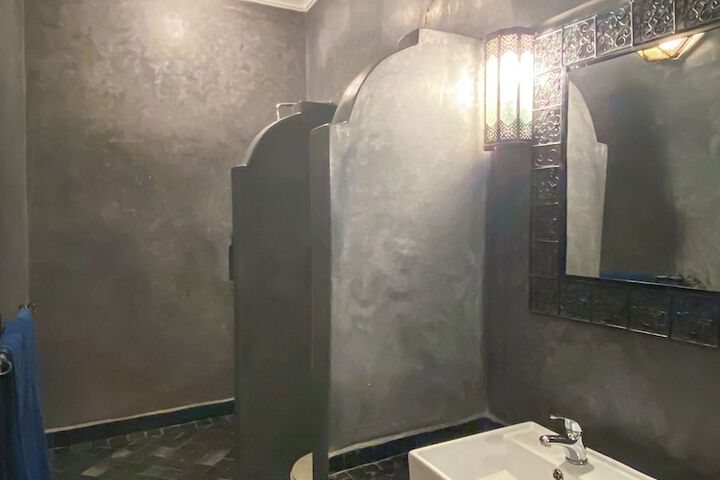 Room 6 of 50