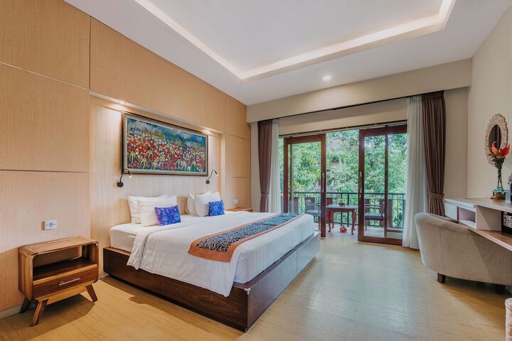 Room 4 of 82