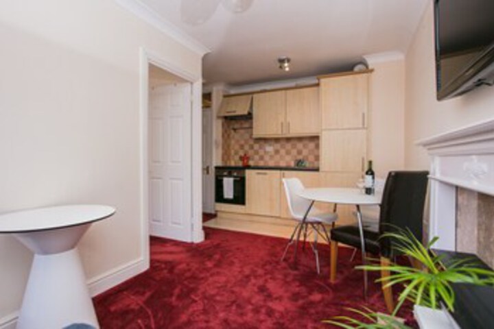 Room 5 of 17