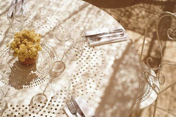 Dining 76 of 89