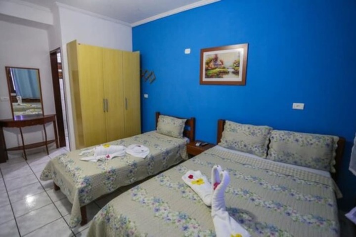 Room 6 of 43