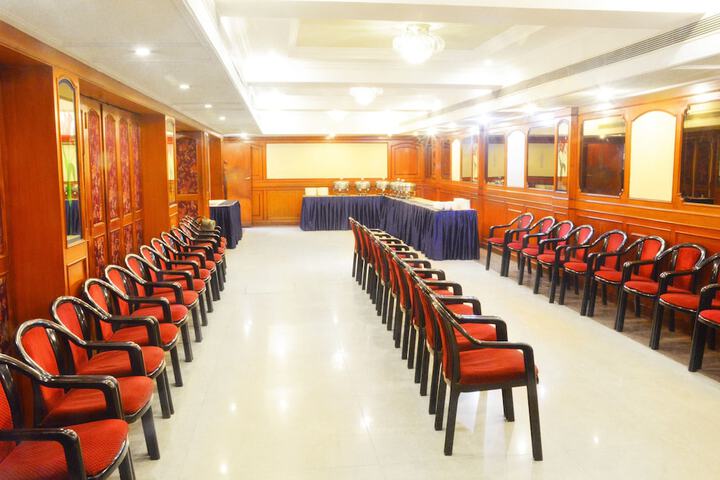 Ballroom/Hall 22 of 27
