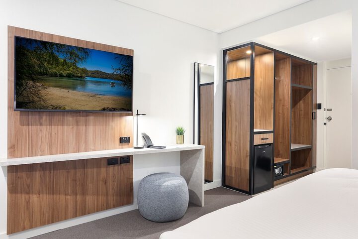 Room 3 of 41
