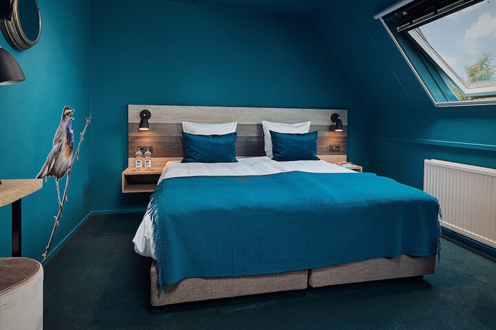 Room 18 of 34