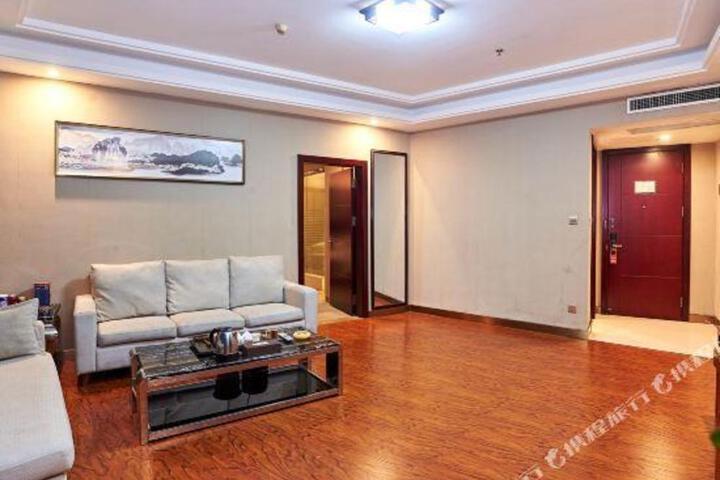Jinjing Hotel