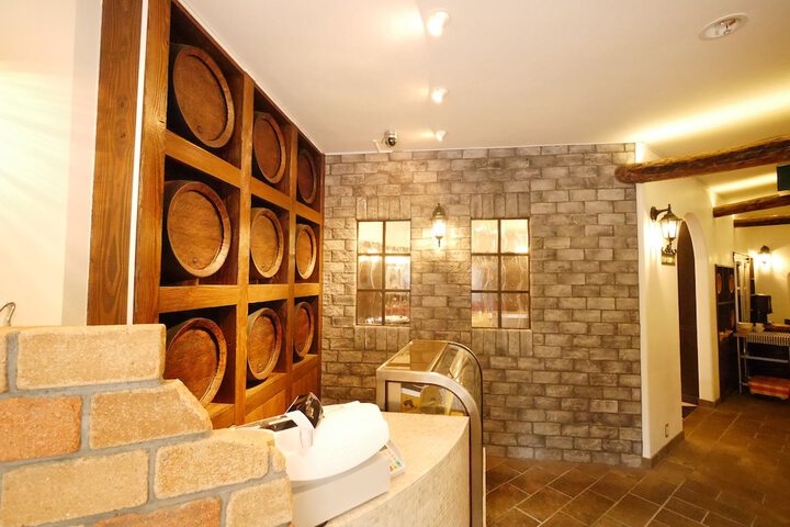 Dining Photos