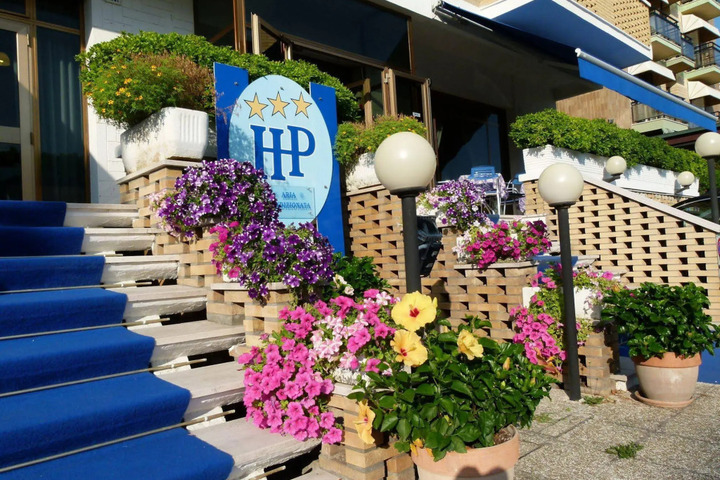 HOTEL PARADISE