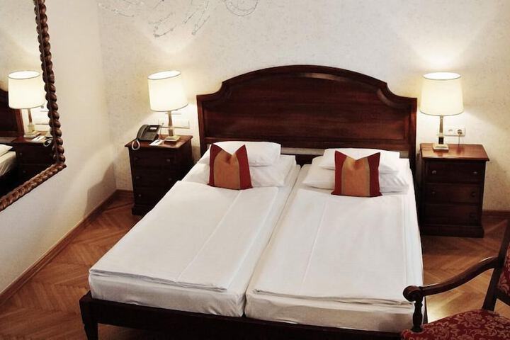 Room 5 of 22