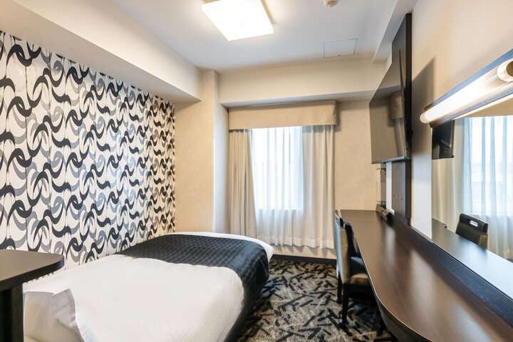 Room 11 of 49