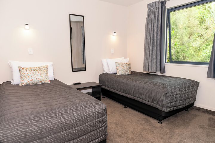 Room 7 of 34