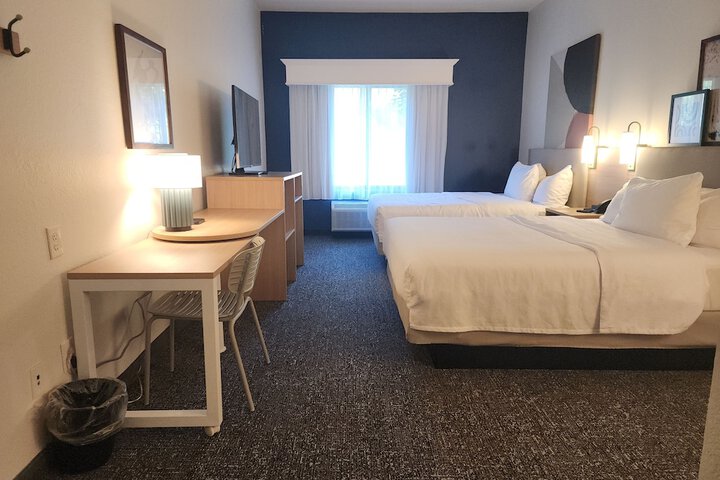 Room 8 of 38