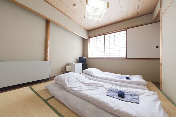 Room 7 of 25