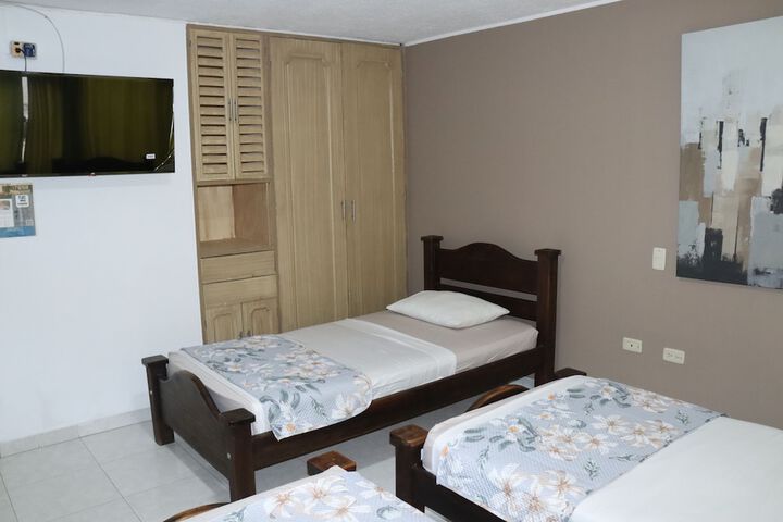 Room 13 of 31