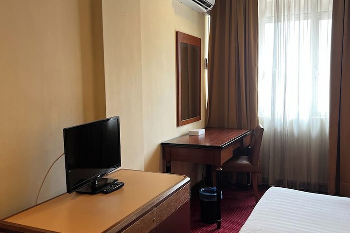 Room 31 of 49