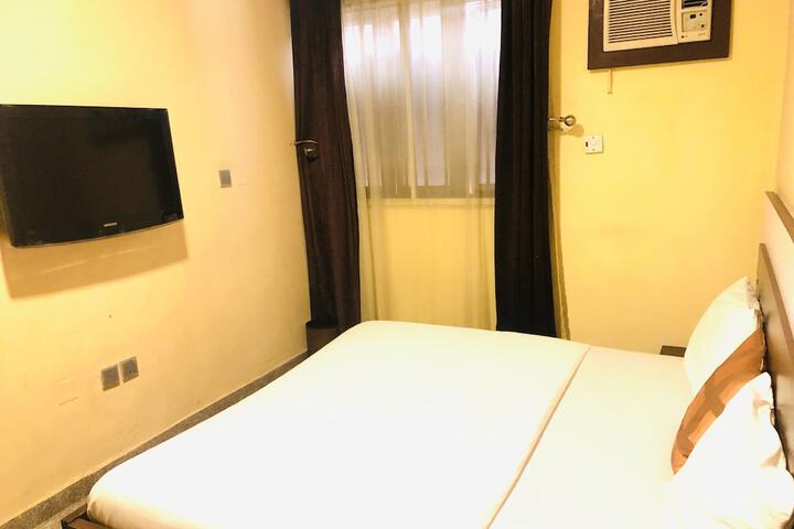 Room 12 of 14